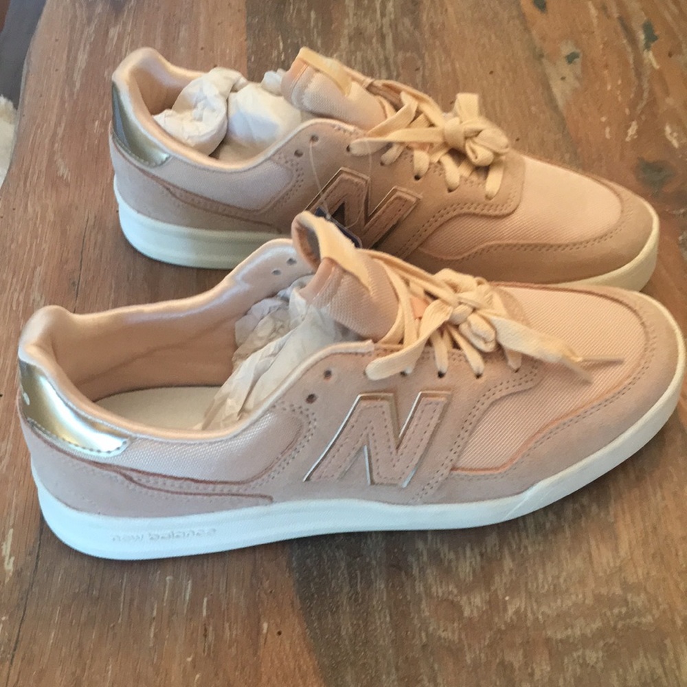 NWT New Balance 300 Sz 8.5 Sandstone w/ White